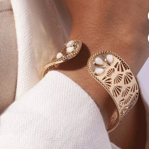 Cuff Bracelet Emma & Chloe